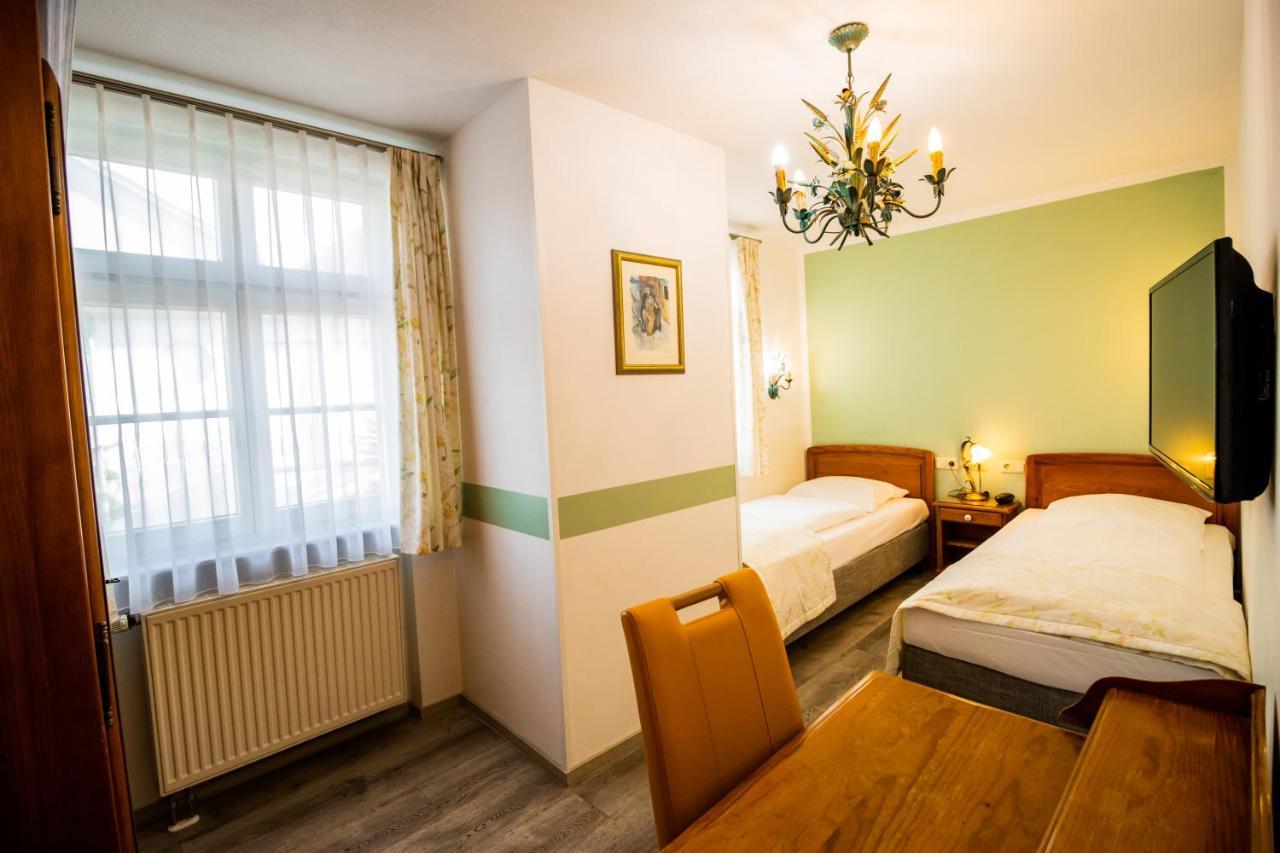 Hotel Gasthof Roessle Weingarten  Dış mekan fotoğraf