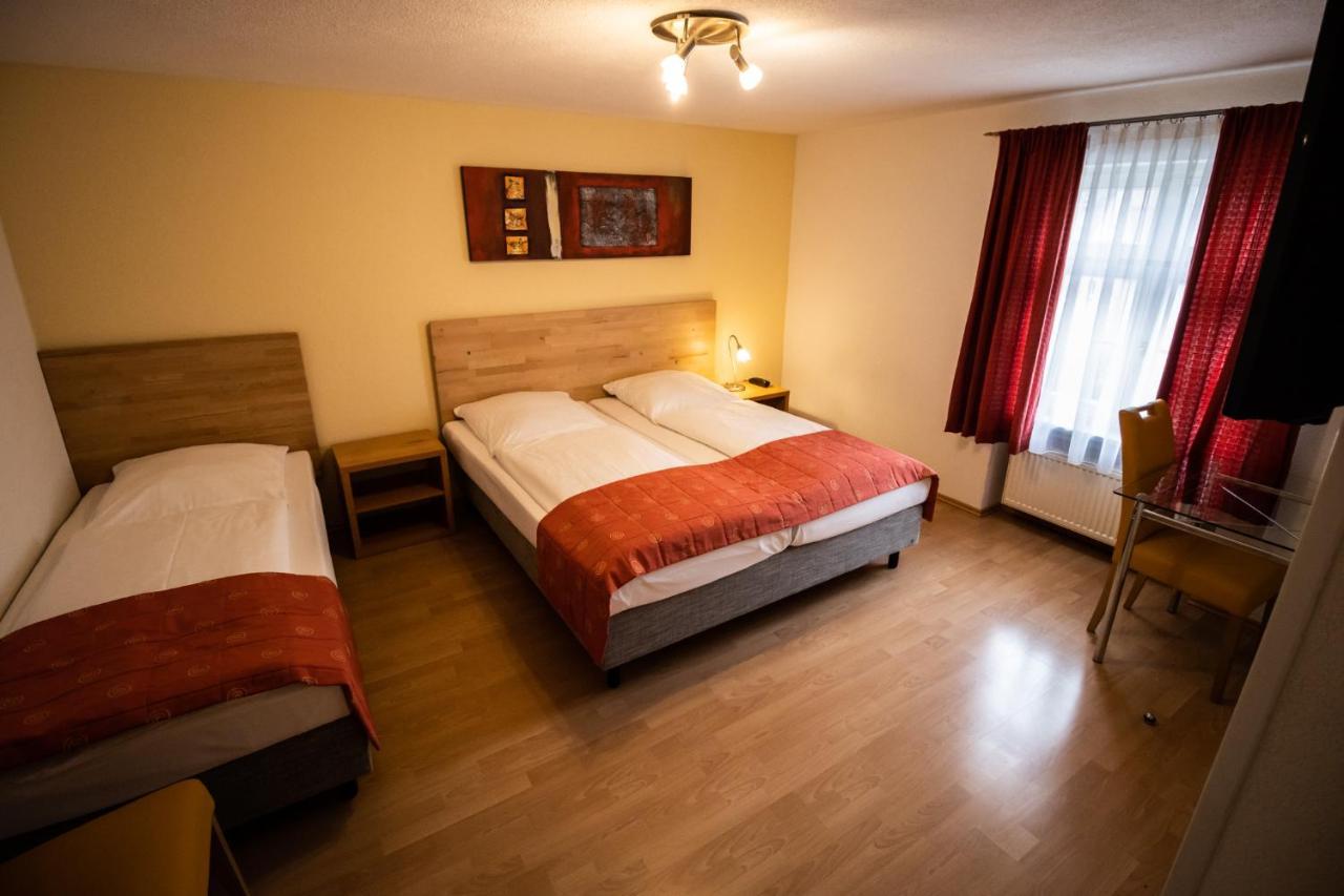 Hotel Gasthof Roessle Weingarten  Dış mekan fotoğraf